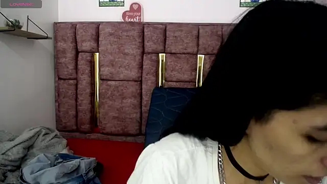 FRANCESCA LOVE  online show from 06/09/26, 05:35