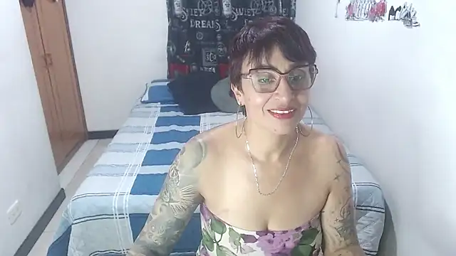 Charlotte gray  online show from 06/14/26, 02:46