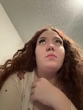 Snapshot of rosababyyyy chatting on 02/06/26, 01:21 rosababyyyy online show from 02/06/26, 01:21