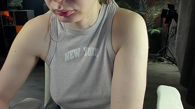 yours ann online show from 03/11/26, 02:39