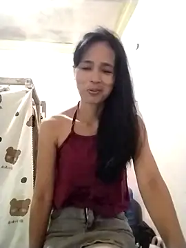 Snapshot of sweet_maxine44 chatting on 04/07/26, 10:37 sweet maxine44 online show from 04/07/26, 10:37