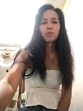 Snapshot of sweet_maxine44 chatting on 04/25/26, 11:57 sweet maxine44 online show from 04/25/26, 11:57