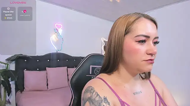 LUNAKITTY TAY online show from 06/23/26, 11:30