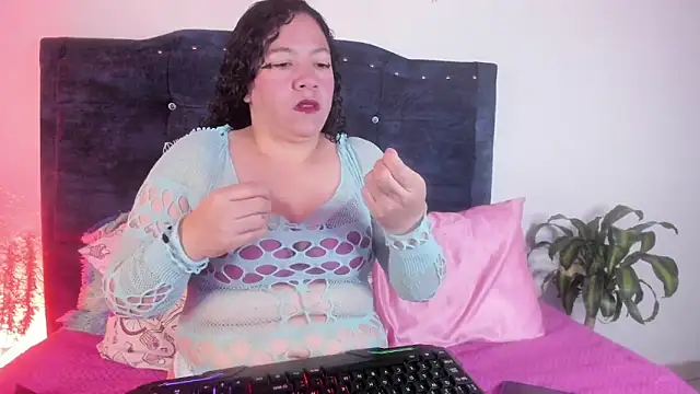 Snapshot of sexy_diablaa chatting on 02/23/26, 01:19 sexy diablaa online show from 02/23/26, 01:19