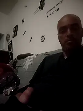 Snapshot of circott chatting on 03/02/26, 07:10 circott online show from 03/02/26, 07:10