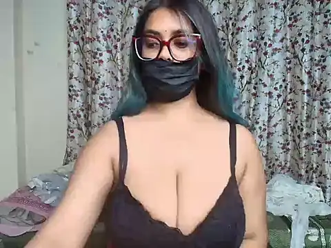 Snapshot of Bold-camlin chatting on 06/25/26, 06:51 Bold-camlin online show from 06/25/26, 06:51