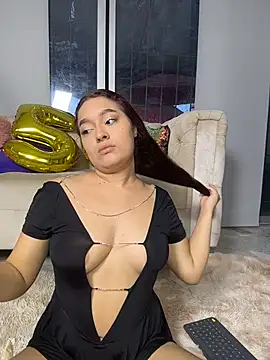 Emily Harpeer online show from 07/18/26, 11:58