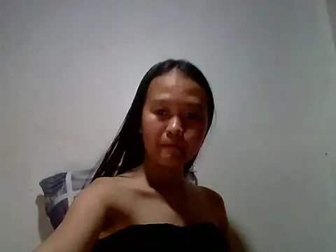 Yourlilpinayy online show from 05/02/26, 10:42