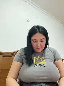 Snapshot of Amber_Sinn chatting on 05/25/26, 06:25 Amber Sinn online show from 05/25/26, 06:25