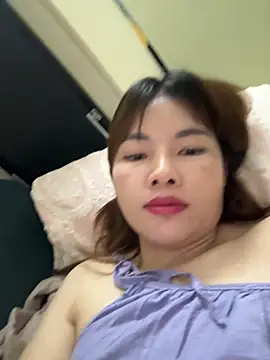 Snapshot of Loyalty-love chatting on 03/05/26, 10:00 Loyalty-love online show from 03/05/26, 10:00