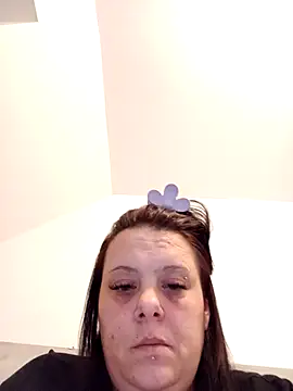 Snapshot of louisa36 chatting on 03/25/26, 10:16 louisa36 online show from 03/25/26, 10:16