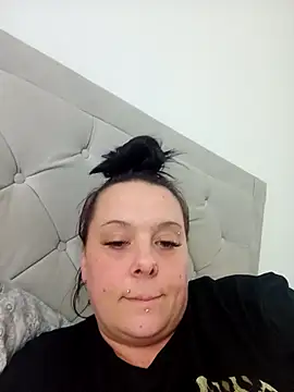 Snapshot of louisa36 chatting on 04/01/26, 03:20 louisa36 online show from 04/01/26, 03:20