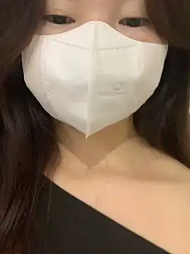 Snapshot of Rin-yiyi chatting on 02/21/26, 04:41 Rin-yiyi online show from 02/21/26, 04:41