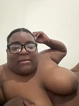Snapshot of lanegriis1 chatting on 04/15/26, 03:24 lanegriis1 online show from 04/15/26, 03:24