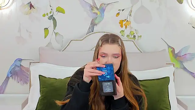 Snapshot of StacyHicks chatting on 03/12/26, 05:13 StacyHicks online show from 03/12/26, 05:13