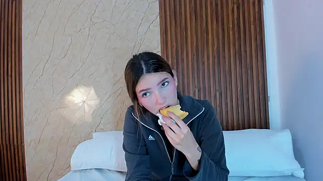 Snapshot of sarita_alexis chatting on 02/23/26, 11:29 sarita alexis online show from 02/23/26, 11:29