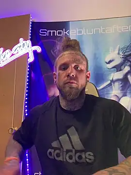 Smokebluntafterblunt online show from 04/04/26, 01:37