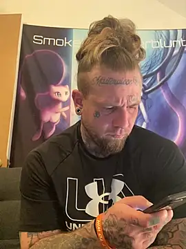 Smokebluntafterblunt online show from 05/03/26, 03:56