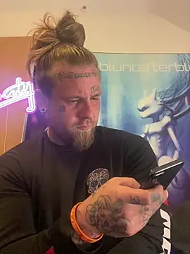 Snapshot of Smokebluntafterblunt chatting on 05/22/26, 10:32 Smokebluntafterblunt online show from 05/22/26, 10:32