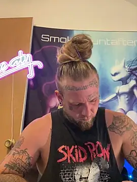 Smokebluntafterblunt online show from 06/19/26, 03:16