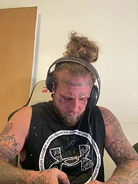 Smokebluntafterblunt online show from 07/31/26, 03:39