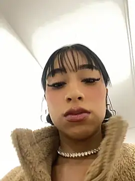 Snapshot of alahia_pink chatting on 03/12/26, 03:34 alahia pink online show from 03/12/26, 03:34