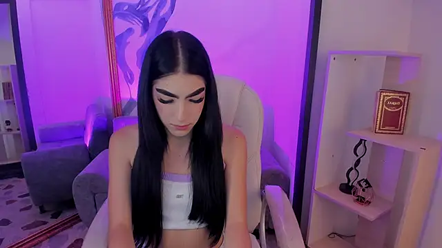 Snapshot of lorraineHunter chatting on 05/19/26, 01:17 lorraineHunter online show from 05/19/26, 01:17