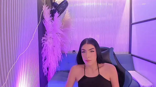 Snapshot of lorraineHunter chatting on 06/27/26, 02:12 lorraineHunter online show from 06/27/26, 02:12