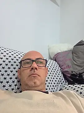 pareja47 online show from 05/05/26, 08:44