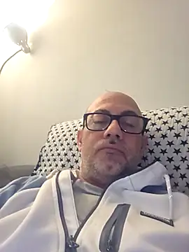 pareja47 online show from 05/09/26, 06:35