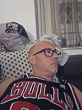 pareja47 online show from 06/13/26, 08:18
