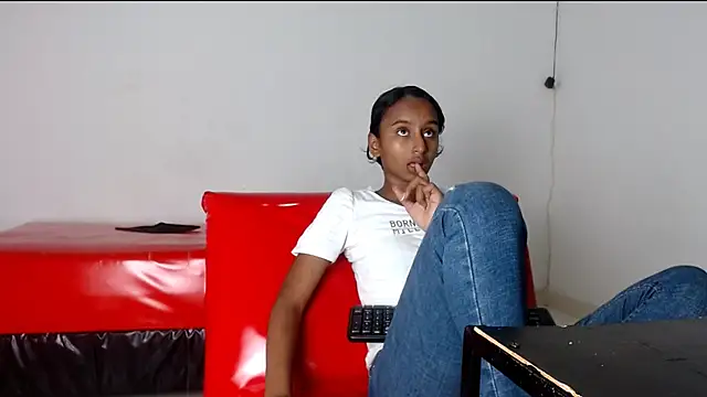 Snapshot of valeryskinnyvagi chatting on 04/07/26, 12:00 valeryskinnyvagi online show from 04/07/26, 12:00