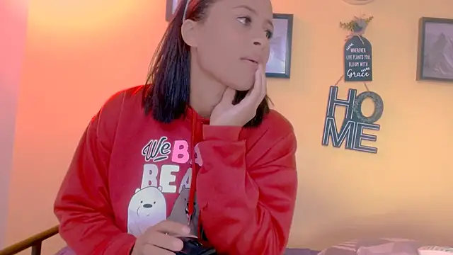 Snapshot of sexiempoderada18 chatting on 02/13/26, 01:18 sexiempoderada18 online show from 02/13/26, 01:18