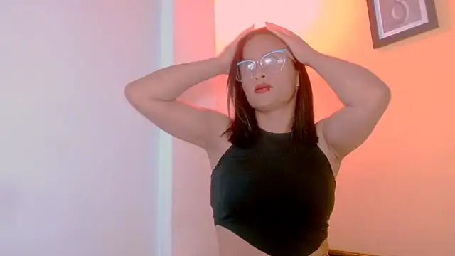 Snapshot of sexiempoderada18 chatting on 03/20/26, 08:35 sexiempoderada18 online show from 03/20/26, 08:35