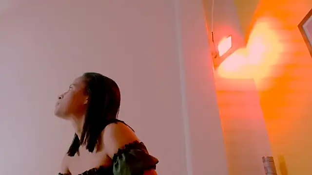 Snapshot of sexiempoderada18 chatting on 03/28/26, 02:27 sexiempoderada18 online show from 03/28/26, 02:27