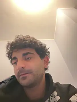 Snapshot of elia2711 chatting on 02/26/26, 07:02 elia2711 online show from 02/26/26, 07:02