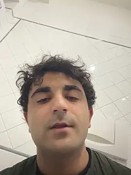 Snapshot of elia2711 chatting on 03/10/26, 12:10 elia2711 online show from 03/10/26, 12:10