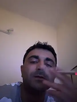 Snapshot of elia2711 chatting on 03/26/26, 11:43 elia2711 online show from 03/26/26, 11:43