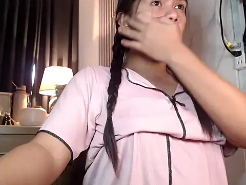 Snapshot of Mooree_naba chatting on 05/25/26, 12:05 Mooree naba online show from 05/25/26, 12:05