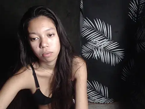 urgirlyflor online show from 05/05/26, 02:03