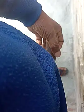 Snapshot of Daddyishere_19 chatting on 02/14/26, 06:21 Daddyishere 19 online show from 02/14/26, 06:21