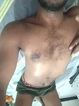 Snapshot of Daddyishere_19 chatting on 03/13/26, 12:39 Daddyishere 19 online show from 03/13/26, 12:39