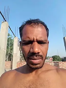 Snapshot of Daddyishere_19 chatting on 04/19/26, 01:38 Daddyishere 19 online show from 04/19/26, 01:38