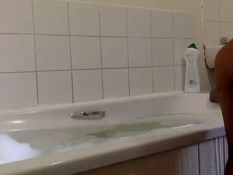 Snapshot of kentrella04 chatting on 03/20/26, 12:32 kentrella04 online show from 03/20/26, 12:32