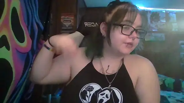 Snapshot of thatskarma chatting on 02/21/26, 06:14 thatskarma online show from 02/21/26, 06:14