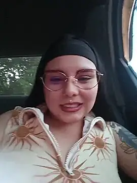 Snapshot of Yulska chatting on 04/23/26, 10:56 Yulska online show from 04/23/26, 10:56
