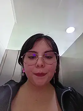 Snapshot of Yulska chatting on 05/03/26, 10:16 Yulska online show from 05/03/26, 10:16