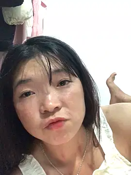 Snapshot of cuty_lusy chatting on 06/03/26, 02:33 cuty lusy online show from 06/03/26, 02:33