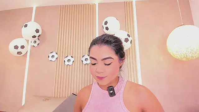 eva lain online show from 06/27/26, 12:22