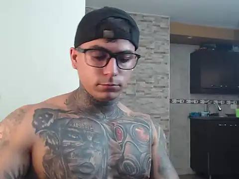 Snapshot of maxstrom111 chatting on 02/07/26, 05:38 maxstrom111 online show from 02/07/26, 05:38